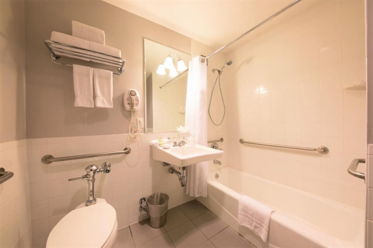 The Andrew Hotel 4*