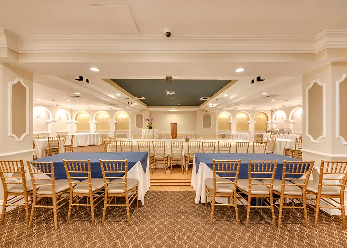 The Andrew Hotel